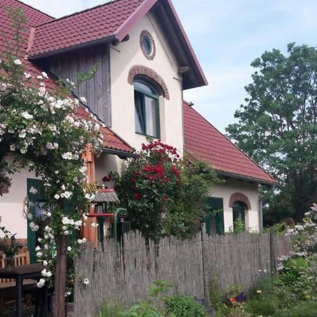 Entspannen Im Dorf Am See Zahren Esterno foto
